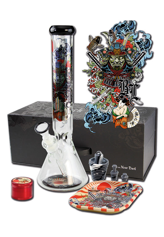 Black Leaf, Ronin Kofferbong, Set mit Grinder, Tray & Zubehör, Bong 40cm hoch