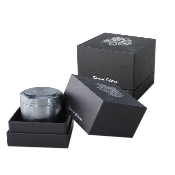 Black Leaf 4 teiliger Aluminiumgrinder mit Ø62mm in Verpackung