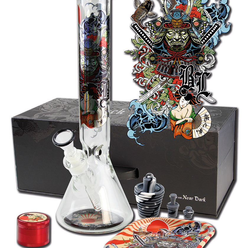 Black Leaf, Ronin Kofferbong, Set mit Grinder, Tray & Zubehör, Bong 40cm hoch